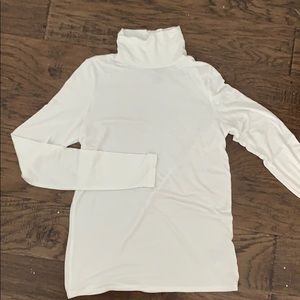 American Eagle white turtleneck
